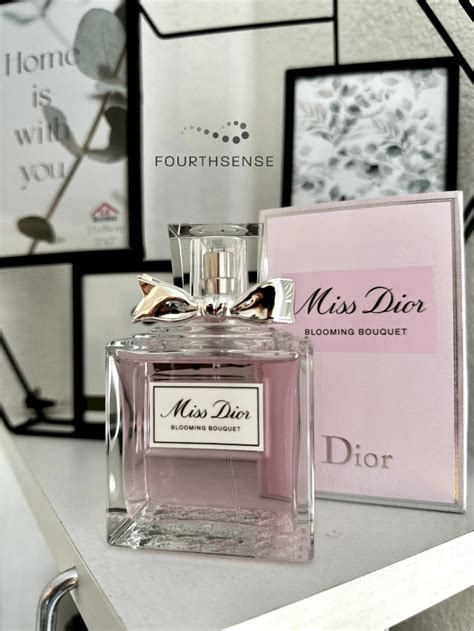 miss dior scented blooming powder review|miss dior blooming bouquet original.